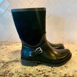 UGG rain boots. Size 8